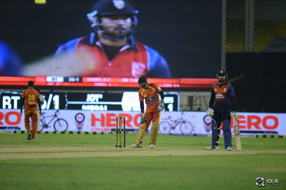 CCL-5-Telugu-Warriors-vs-Bengal-Tigers-Match-Photos